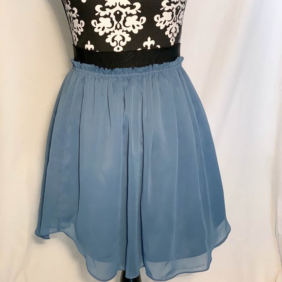 Talula (Aritzia) skirt - xs - like new - Picture 2 of 4